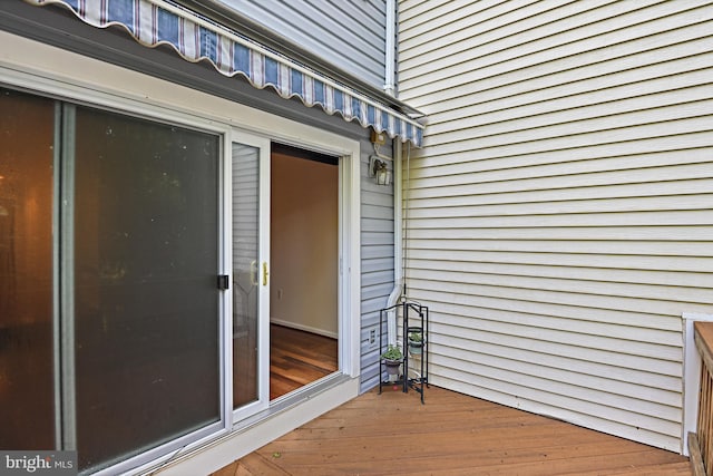 9405 Odyssey Ct, Burke, VA 22015 - view of deck
