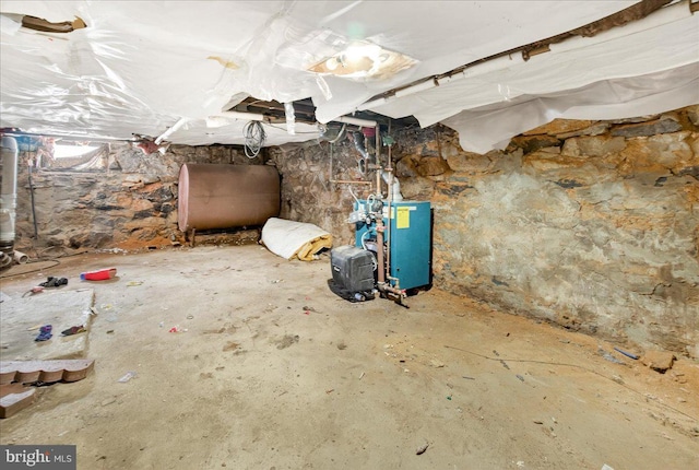607 Salem Ave, Hagerstown, MD 21740 - unfinished below grade area with oil tank and a heating unit