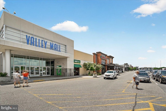 607 Salem Ave, Hagerstown, MD 21740 - view of commercial location featuring uncovered parking
