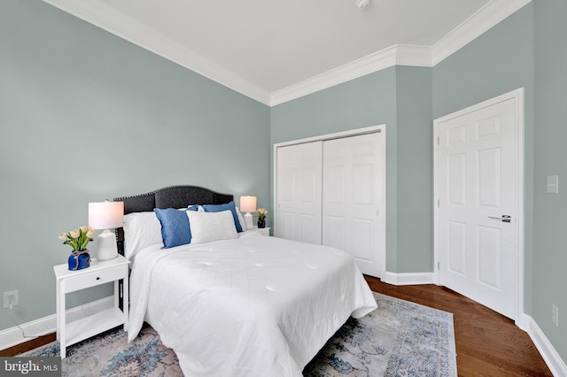 32 Brewster Ct, Pennington, NJ 08534 - bedroom featuring crown molding, wood finished floors, and a closet
