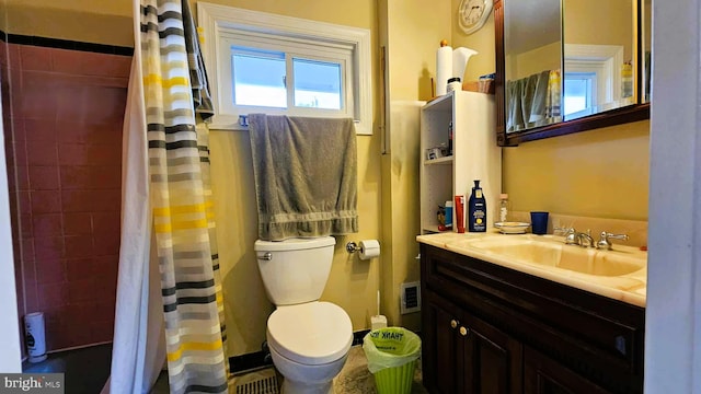4753 Pomponio Pl, Annandale, VA 22003 - bathroom featuring vanity and a shower with shower curtain