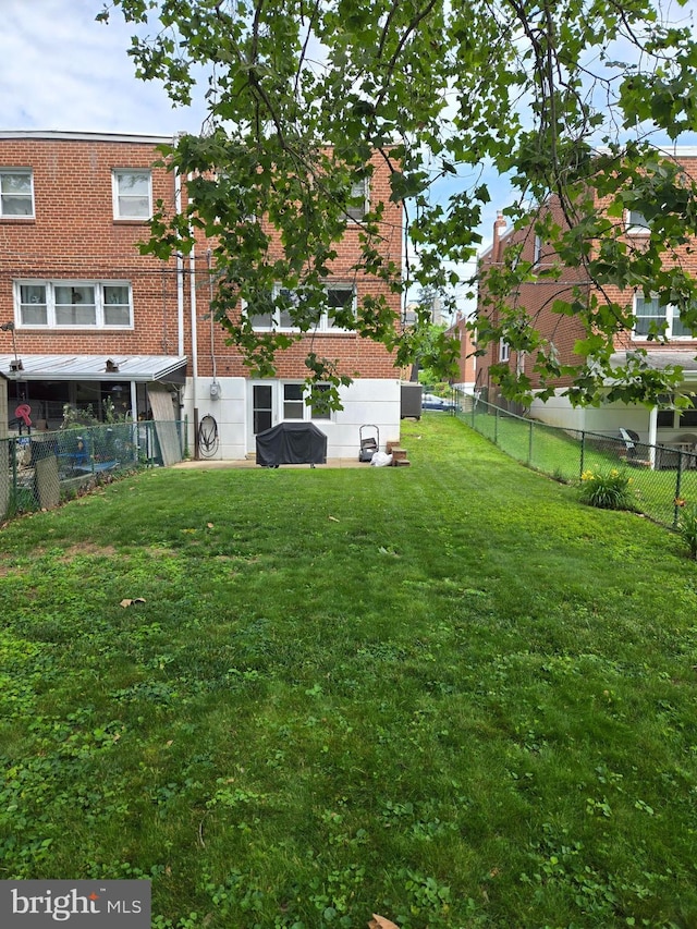 7512 Valley Ave, Philadelphia, PA 19128 - view of fenced backyard