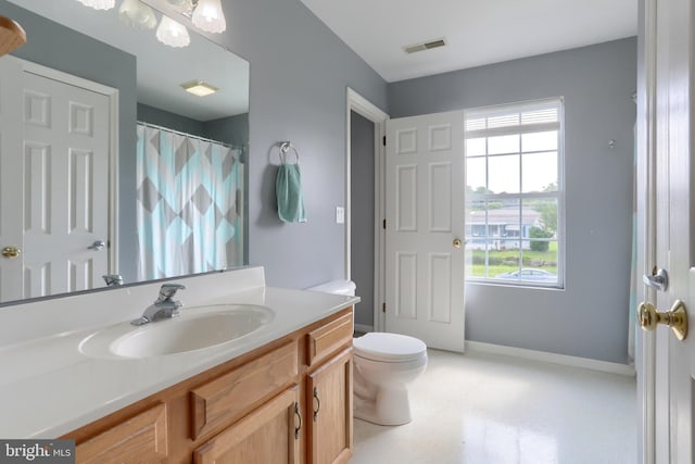 909 S 3rd St, Lebanon, PA 17042 - full bath featuring vanity, healthy amount of natural light, and curtained shower