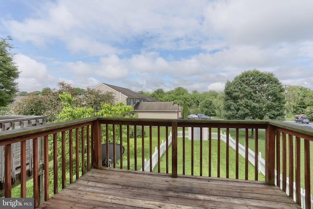 909 S 3rd St, Lebanon, PA 17042 - deck with a lawn
