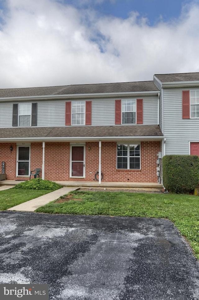 909 S 3rd St, Lebanon, PA 17042 - view of front of home with brick siding