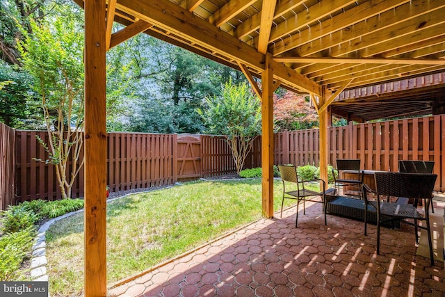 8162 Madrillon Ct, Vienna, VA 22182 - fenced backyard featuring a patio area