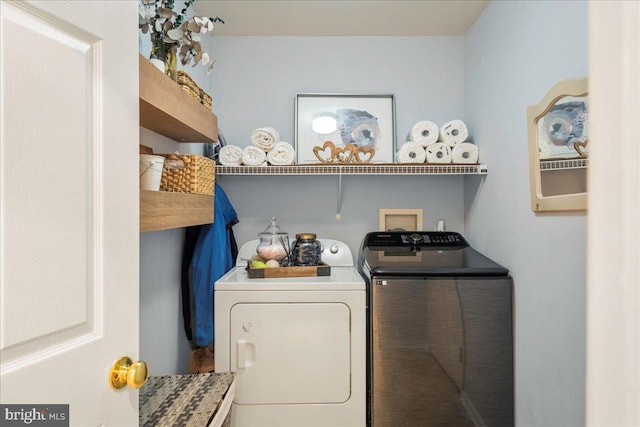 420 Highlands Blvd, Easton, PA 18042 - laundry room featuring washer and clothes dryer