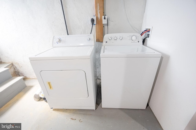 7127 Woolston Ave, Philadelphia, PA 19138 - laundry room with washing machine and dryer