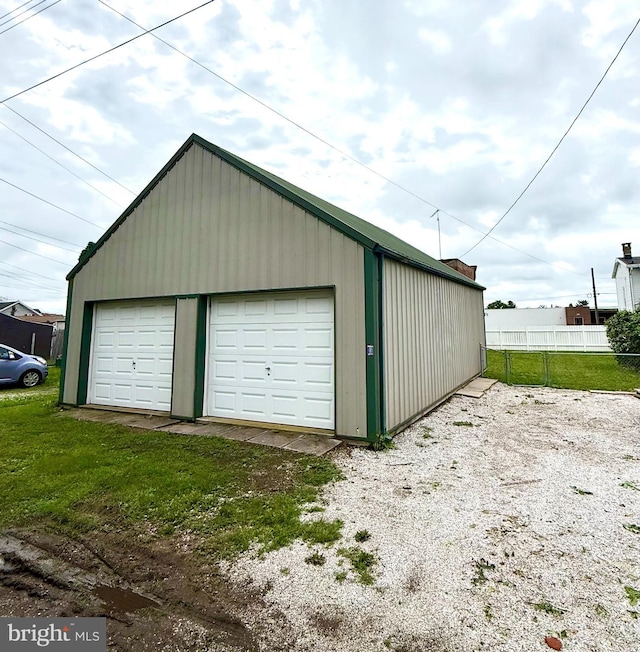325 Pine St, Hanover, PA 17331 - view of detached garage