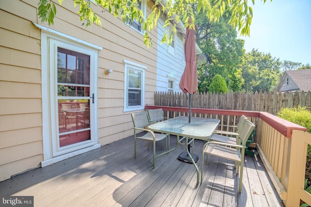 38 E Old Baltimore Pike, Media, PA 19063 - wooden terrace with outdoor dining space