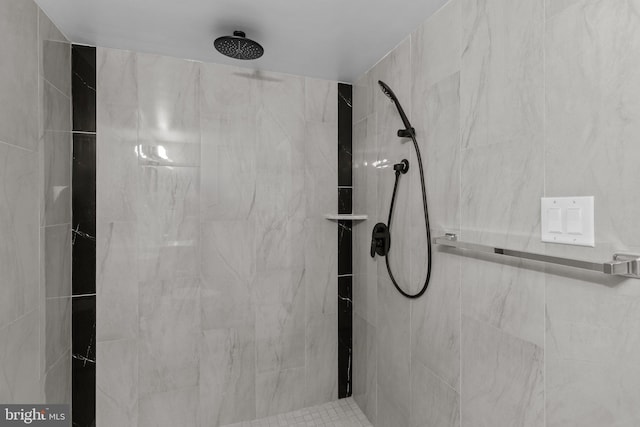 3647 Friar Rd, Philadelphia, PA 19154 - bathroom featuring tiled shower