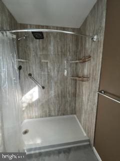 8535 Colony Cir, Easton, MD 21601 - bathroom featuring a tile shower