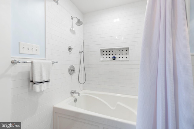 1512 Marsh Rd, Wilmington, DE 19803 - bathroom featuring shower / tub combo with curtain