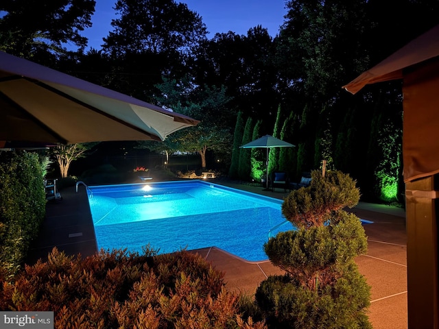 1512 Marsh Rd, Wilmington, DE 19803 - swimming pool with a patio