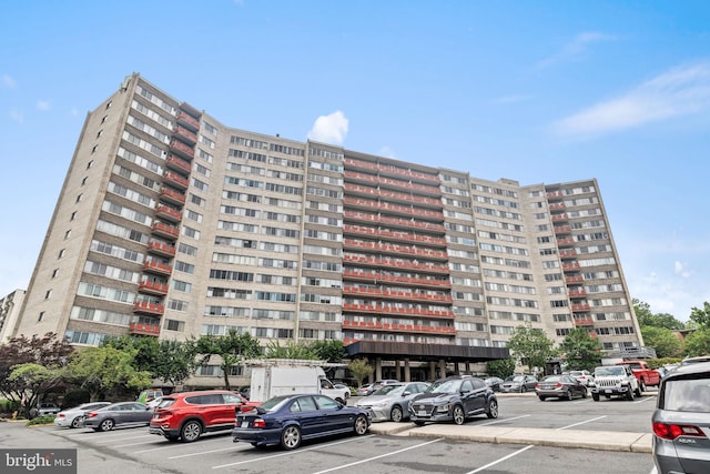 5340 Holmes Run Pkwy Unit 614, Alexandria, VA 22304 - view of apartment building / complex featuring uncovered parking