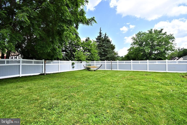 1437 Hilltop Rd, Pottstown, PA 19464 - view of fenced backyard