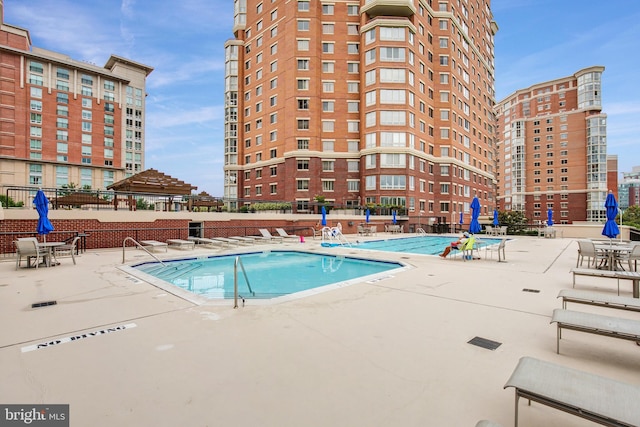 2121 Jamieson Ave Unit 707, Alexandria, VA 22314 - community pool with a patio area