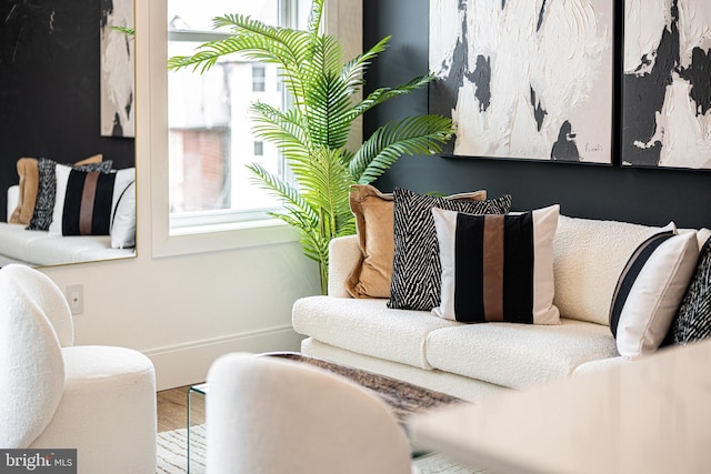 2517 Ontario Rd NW Unit Ph7, Washington, DC 20009 - living room with wood finished floors and baseboards
