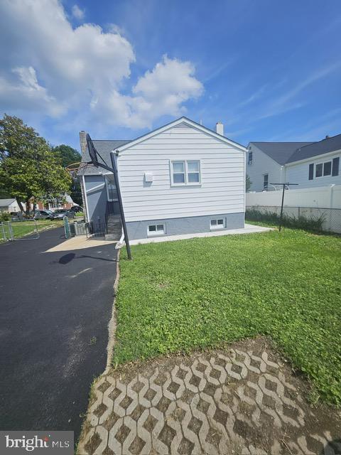 1608 Howard, Baltimore, MD 21221 - view of side of property