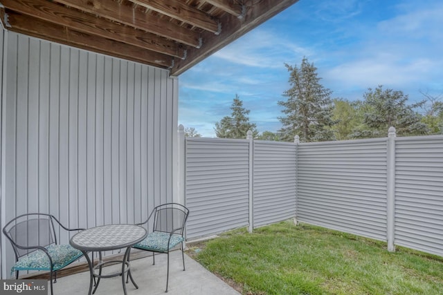 2902 Waters Edge Dr Unit 261, Newark, DE 19702 - view of patio / terrace