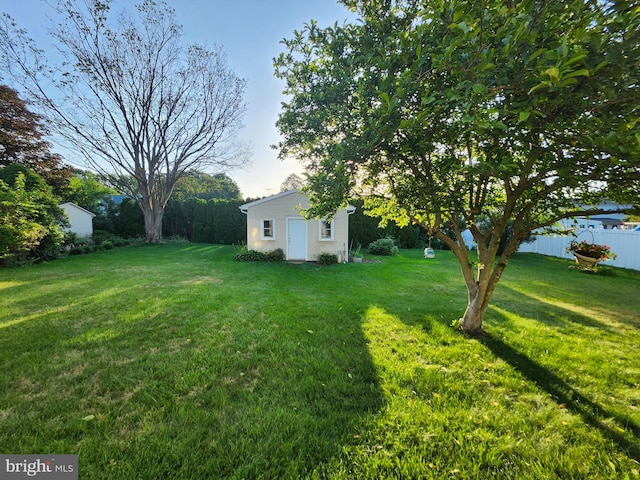 32 Devonshire Dr, Reading, PA 19610 - view of yard featuring an outdoor structure