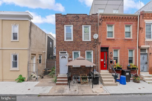 1847 Gerritt St, Philadelphia, PA 19146 - view of property featuring entry steps