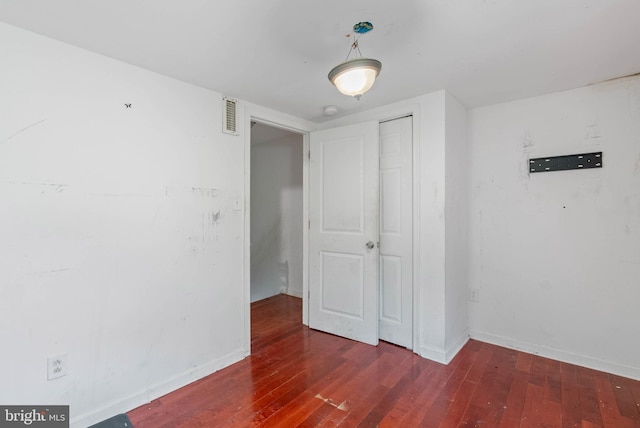 1847 Gerritt St, Philadelphia, PA 19146 - spare room with hardwood / wood-style floors and a smoke detector