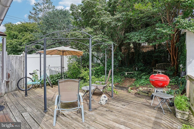 114 Walsh Rd, Lansdowne, PA 19050 - wooden deck with a fenced backyard