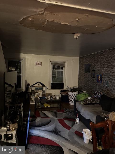 3230 N Lee St, Philadelphia, PA 19134 - view of living room