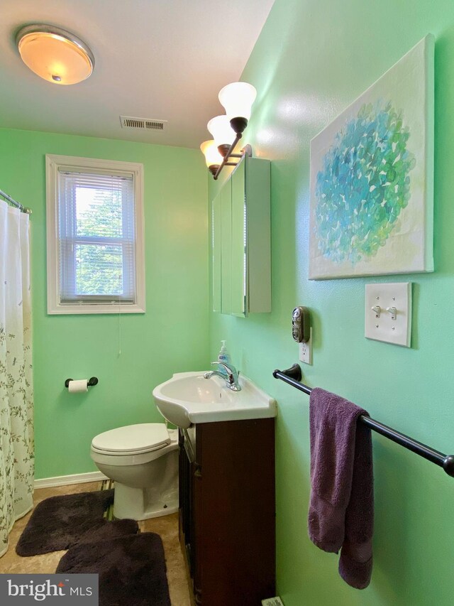 2634 Yorkway, Baltimore, MD 21222 - bathroom featuring vanity and a shower with curtain