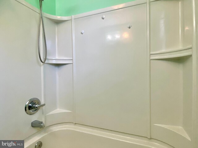 2634 Yorkway, Baltimore, MD 21222 - bathroom with shower / bathtub combination
