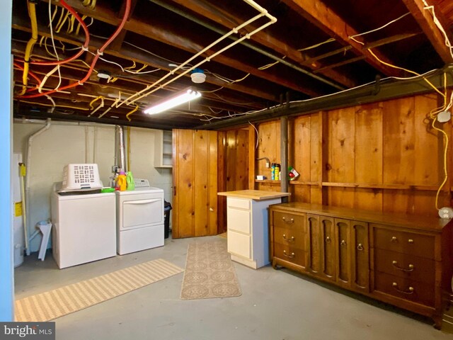 2634 Yorkway, Baltimore, MD 21222 - unfinished below grade area with separate washer and dryer