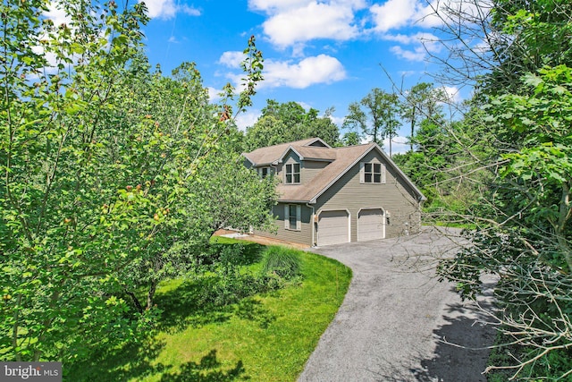 421 Old Stage Rd, Lewisberry, PA 17339 - view of front of home with asphalt driveway