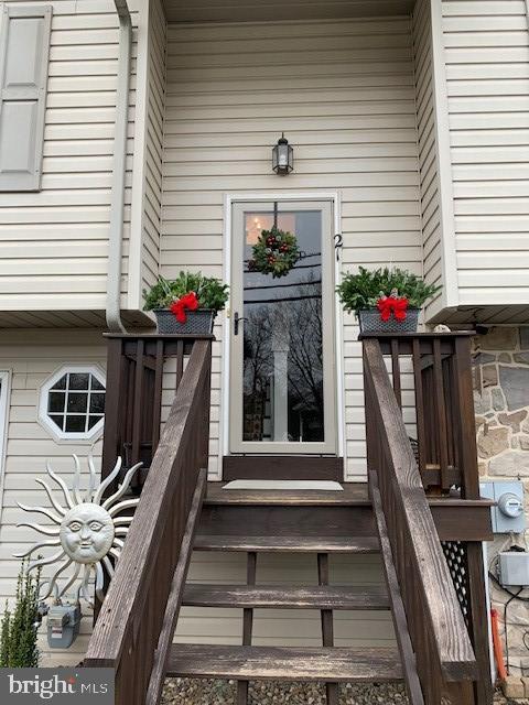 21 E Elm St, Lebanon, PA 17042 - doorway to property