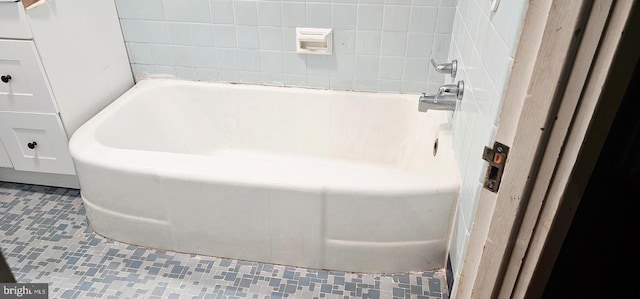 1032 N 4th St, Reading, PA 19601 - full bath featuring a tub to relax in and tile patterned flooring