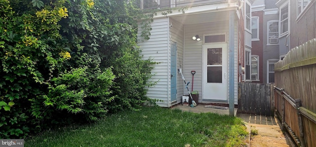 1032 N 4th St, Reading, PA 19601 - property entrance