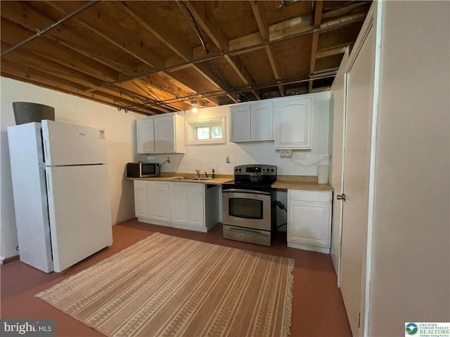161 Quail Dr, Jim Thorpe, PA 18229 - kitchen featuring stainless steel appliances, white cabinetry, and light countertops