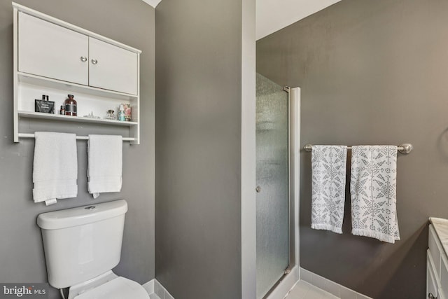 814 Amber Ln, West Chester, PA 19382 - full bath featuring a stall shower and vanity