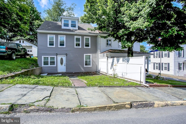 829-831 W Pine St, Coal Township, PA 17866 - view of american foursquare style home