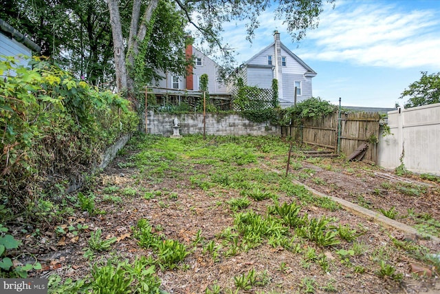 829-831 W Pine St, Coal Township, PA 17866 - view of fenced backyard
