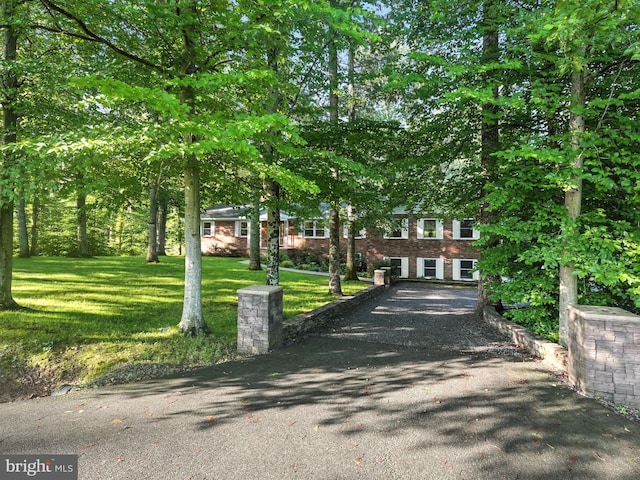 7491 Slagle Ln, Manassas, VA 20111 - view of front of property featuring asphalt driveway and a front yard