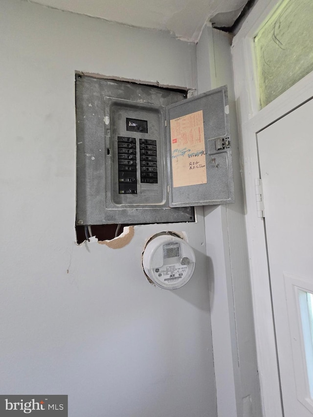 940 E 41st St, Baltimore, MD 21218 - utilities featuring electric panel