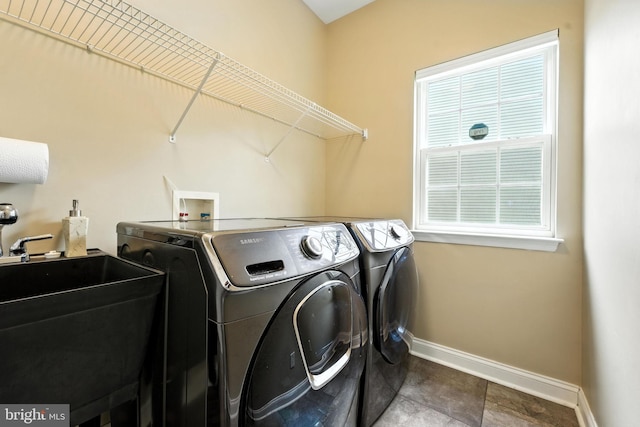 28 White Birch Blvd, Bear, DE 19701 - laundry room featuring baseboards and washing machine and dryer