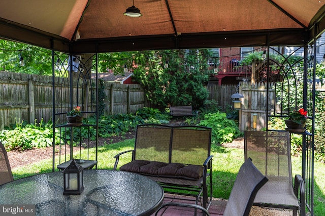 125 N Hanover St, Pottstown, PA 19464 - sunroom with lofted ceiling