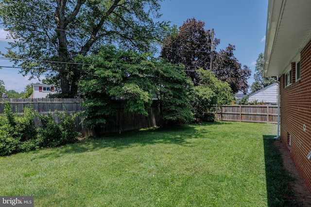 1305 Heather Hill Rd, Baltimore, MD 21239 - view of fenced backyard