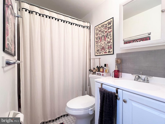 316-322 W Wildey St, Philadelphia, PA 19123 - bathroom featuring vanity, curtained shower, and tile patterned floors