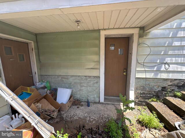 219 E Pike St, Bellefonte, PA 16823 - doorway to property