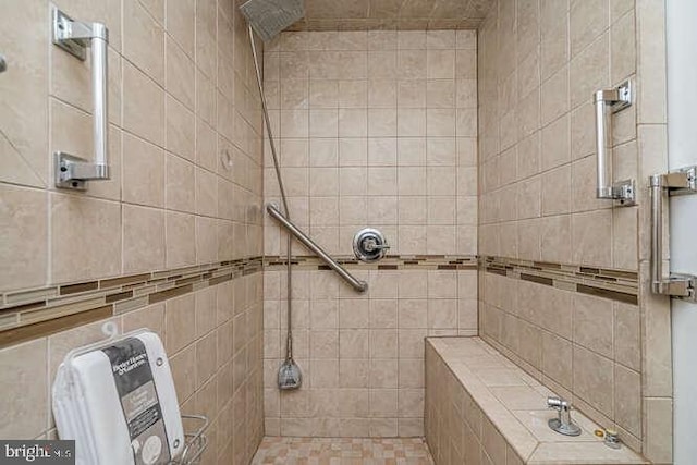 1916 Porter Ave, Suitland, MD 20746 - full bathroom featuring a tile shower