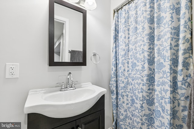 9046 Queen Maria Ct, Columbia, MD 21045 - full bathroom featuring vanity and curtained shower