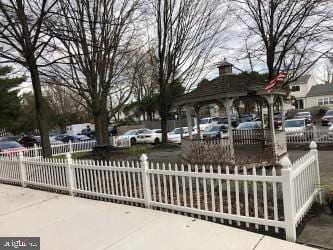 401 Cooper Landing Rd Unit 207Playa, Del Sol, Cherry Hill, NJ 08002 - gate featuring a fenced front yard